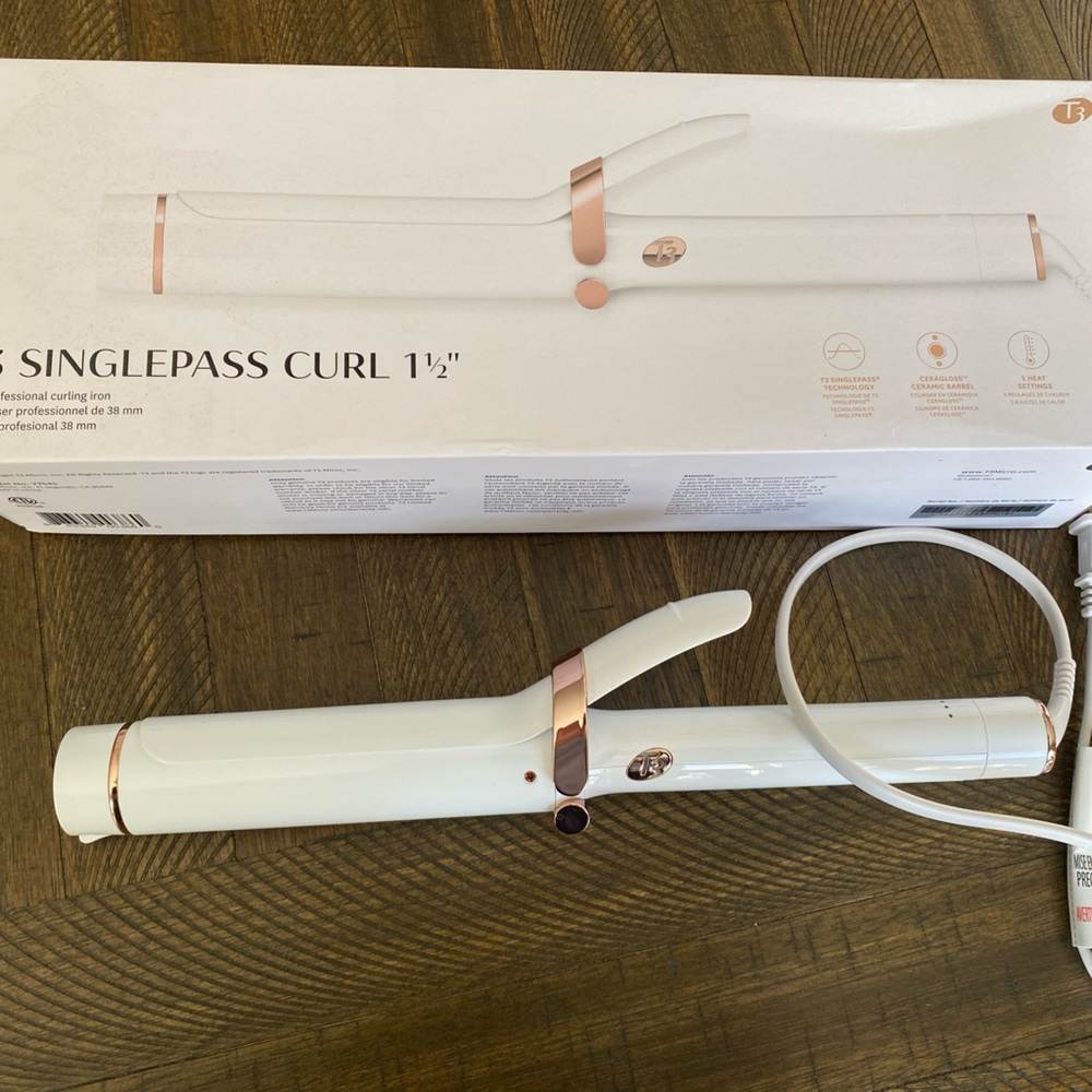 T3 ceramic single pass 1.5 inch curling iron new